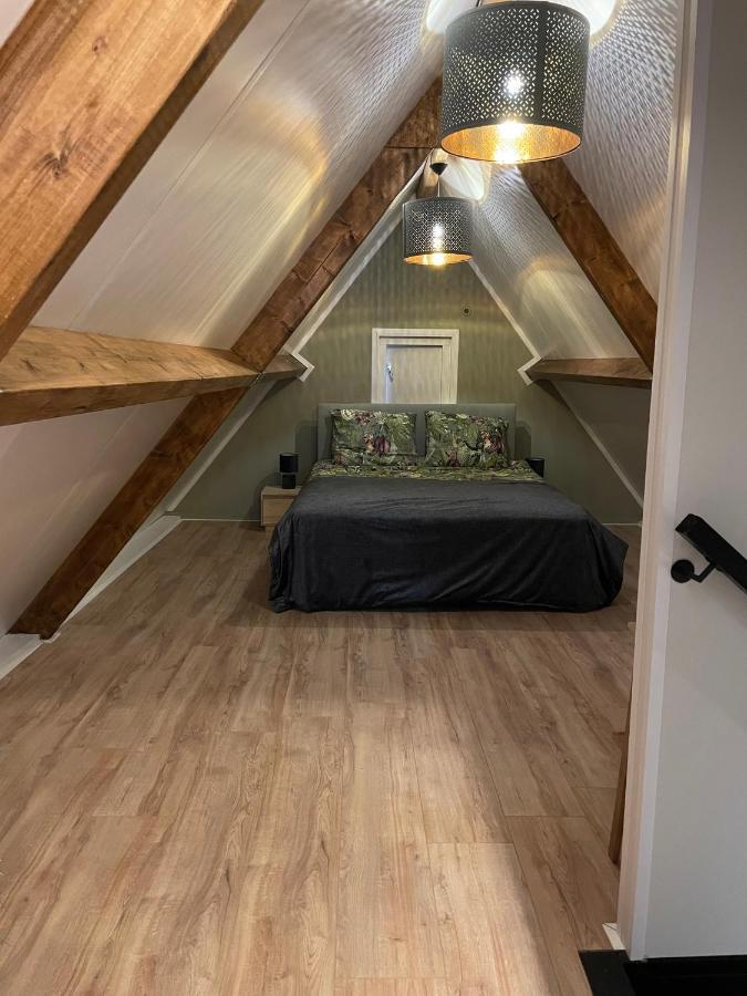 De Heerlykheid Wemeldinge, Vlak Bij Strand En Bos, Ruime Vakantiewoning Met Eigen Patio In De Karakteristieke Dorpsstraat Esterno foto